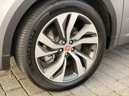 Photo 13 Jaguar E-Pace  P300e PHEV 309ch R-Dynamic S