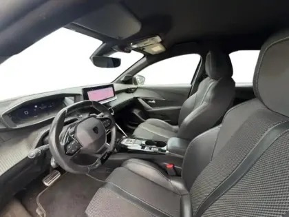 Photo 8 Peugeot 208  1.2 Hybrid 136ch GT e-DCS6