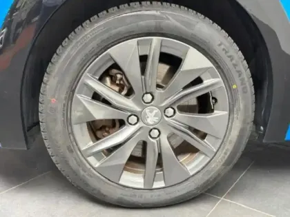 Photo 12 Peugeot 208  e- 136ch Style