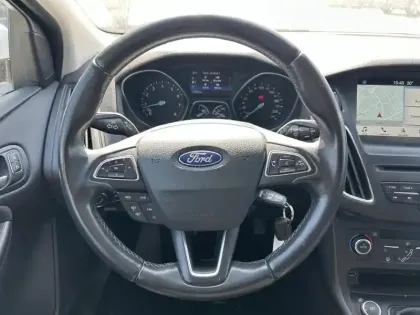 Photo 11 Ford Focus  1.0 EcoBoost 125ch Stop&Start Titanium