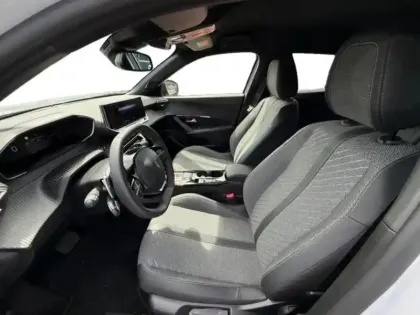 Photo 8 Peugeot 2008  1.2 Hybrid 145ch Allure e-DCS6