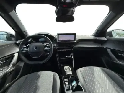 Photo 12 Peugeot 2008  1.2 Hybrid 145ch Allure e-DCS6