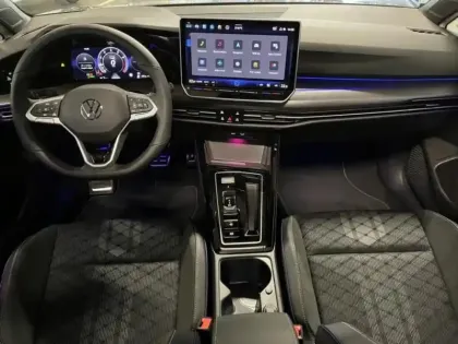 Photo 8 Volkswagen Golf  1.5 eTSI EVO2 150ch R-Line Edition DSG7