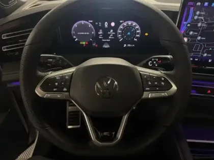 Photo 7 Volkswagen Tiguan  2.0 TDI 150ch R-Line Exclusive DSG7