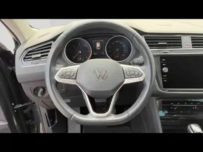 Photo 11 Volkswagen Tiguan  2.0 TDI 150ch Life Business DSG7