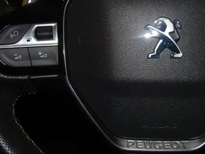 Photo 13 Peugeot 2008  1.2 PureTech 130ch S&S GT EAT8