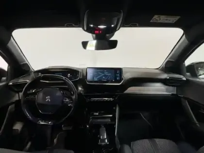 Photo 13 Peugeot 208  1.2 100 GT EAT8 LED / GPS / Carplay / Camera 180