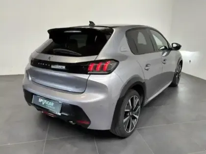 Photo 5 Peugeot 208  1.2 100 GT EAT8 LED / GPS / Carplay / Camera 180