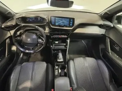 Photo 7 Peugeot 208  1.2 100 GT EAT8 LED / GPS / Carplay / Camera 180