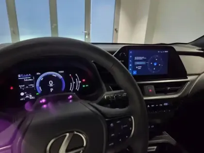 Photo 18 Lexus UX  300h F SPORT Design 2WD MC25