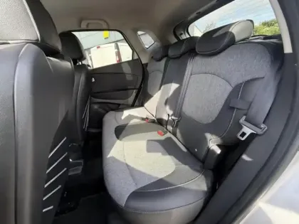 Photo 11 Renault Captur  1.3 TCe 150ch FAP Intens EDC
