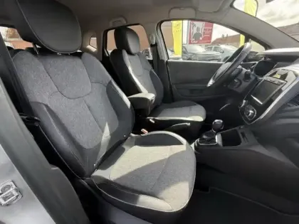 Photo 10 Renault Captur  1.3 TCe 150ch FAP Intens EDC