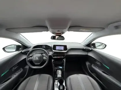 Photo 11 Peugeot 208  e- 136ch Allure