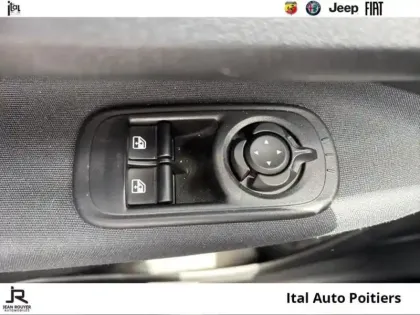 Photo 11 Fiat 500  FIAT E Icône berline 23,8 kWh