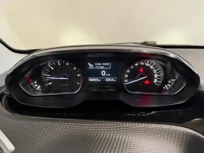 Photo 11 Peugeot 208  1.2  82 Allure 5p GPS / Clim Auto / régulateur