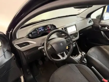 Photo 7 Peugeot 208  1.2  82 Allure 5p GPS / Clim Auto / régulateur