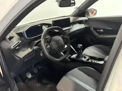 Photo 7 Peugeot 2008  1.2 130 Allure Pack I-cockpit GPS Camera LED
