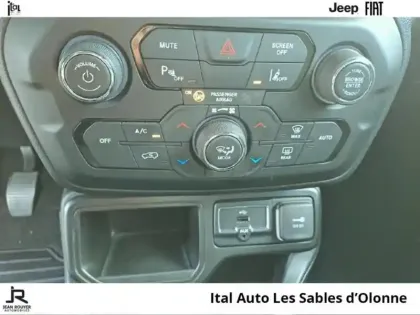 Photo 13 Jeep Renegade  1.0 GSE T3 120ch Quicksilver Winter Edition MY20