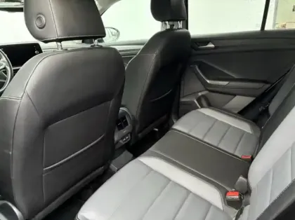 Photo 7 Volkswagen T-roc  1.5 TSI EVO 150ch Style Exclusive DSG7