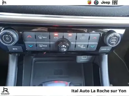 Photo 13 Jeep Compass  1.5 Turbo T4 130ch MHEV Upland 4x2 BVR7