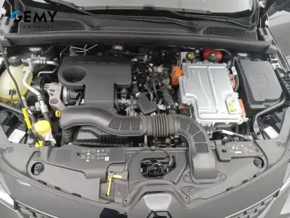 Photo 11 Renault Clio  E-Tech full hybrid 145