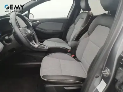 Photo 8 Renault Clio  E-Tech full hybrid 145