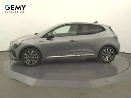 Photo 18 Renault Clio  E-Tech full hybrid 145