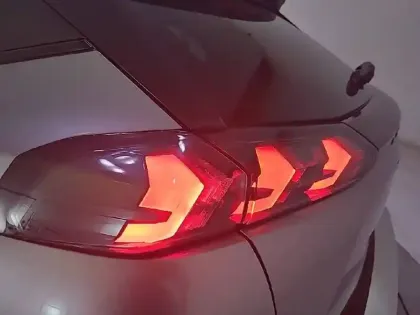 Photo 37 Peugeot 2008  PureTech 130 S&S EAT8