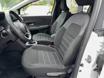 Photo 8 Dacia Jogger  Hybrid 140 5 places