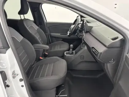 Photo 34 Dacia Jogger  Hybrid 140 5 places