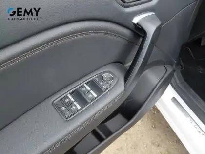 Photo 13 Renault Captur  mild hybrid 160 EDC