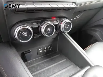 Photo 28 Renault Captur  mild hybrid 160 EDC