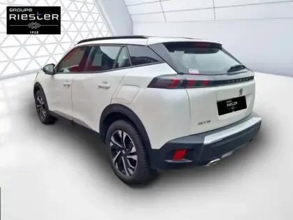 Photo 6 Peugeot 2008  PureTech 130 S&S BVM6