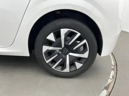 Photo 32 Peugeot 208  PureTech 100 S&S BVM6