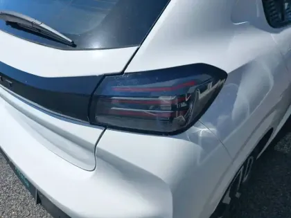 Photo 16 Peugeot 208  PureTech 100 S&S BVM6