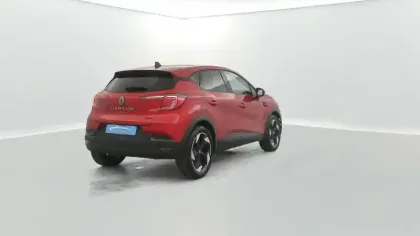 Photo 13 Renault Captur  E-Tech full hybrid 145 ch