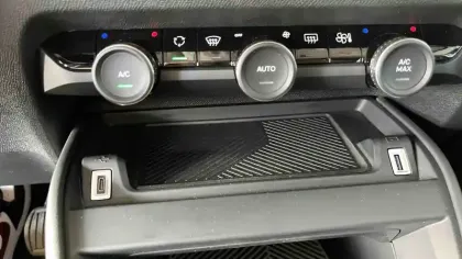 Photo 15 Citroën C4  PureTech 130 S&S BVM6