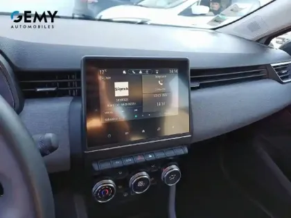 Photo 12 Renault Clio  E-Tech full hybrid 145