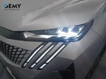 Photo 16 Peugeot 5008  Hybrid 145 ch e-DCS6