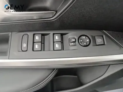 Photo 11 Peugeot 5008  Hybrid 145 ch e-DCS6
