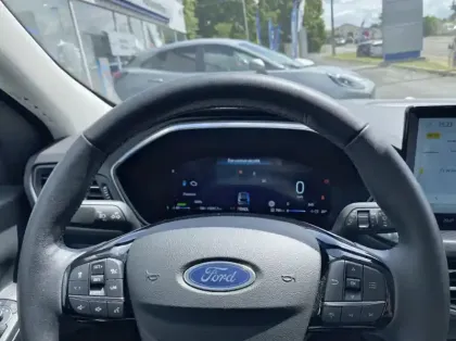 Photo 6 Ford Kuga 2.5 Duratec 180ch Hybrid FlexiFuel Titanium Business Powershift