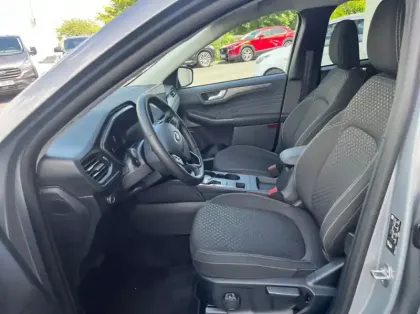 Photo 9 Ford Kuga 2.5 Duratec 180ch Hybrid FlexiFuel Titanium Business Powershift
