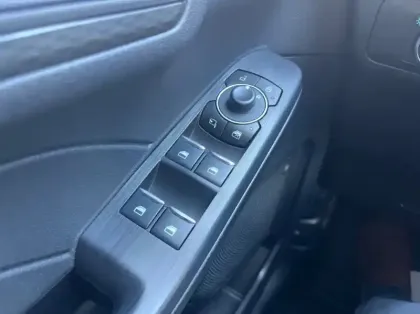 Photo 5 Ford Kuga 2.5 Duratec 180ch Hybrid FlexiFuel Titanium Business Powershift