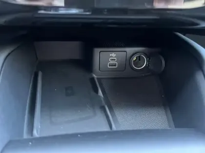 Photo 21 Ford Kuga 2.5 Duratec 180ch Hybrid FlexiFuel Titanium Business Powershift