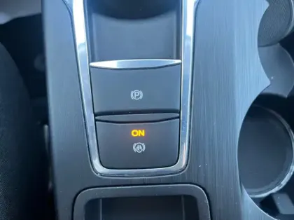 Photo 18 Ford Kuga 2.5 Duratec 180ch Hybrid FlexiFuel Titanium Business Powershift
