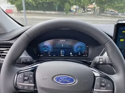 Photo 6 Ford Kuga 2.5 Duratec 180ch Hybrid FlexiFuel Titanium Business Powershift