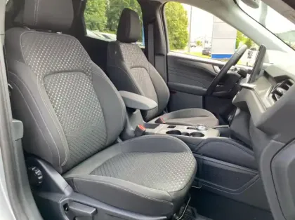 Photo 26 Ford Kuga 2.5 Duratec 180ch Hybrid FlexiFuel Titanium Business Powershift