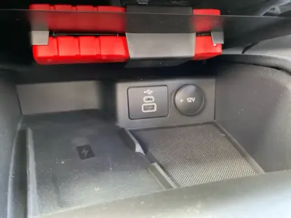 Photo 21 Ford Kuga 2.5 Duratec 180ch Hybrid FlexiFuel Titanium Business Powershift