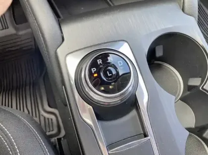 Photo 7 Ford Kuga 2.5 Duratec 180ch Hybrid FlexiFuel Titanium Business Powershift