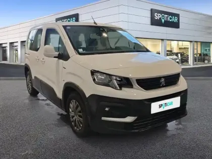 Photo 28 Peugeot Rifter  Standard PureTech 110 S&S BVM6 5pl Style